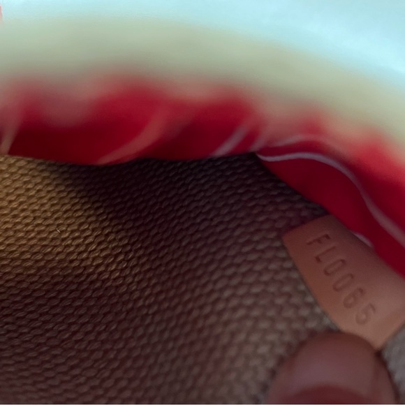 Louis Vuitton Antigua Besace PM - Picture 6 of 8